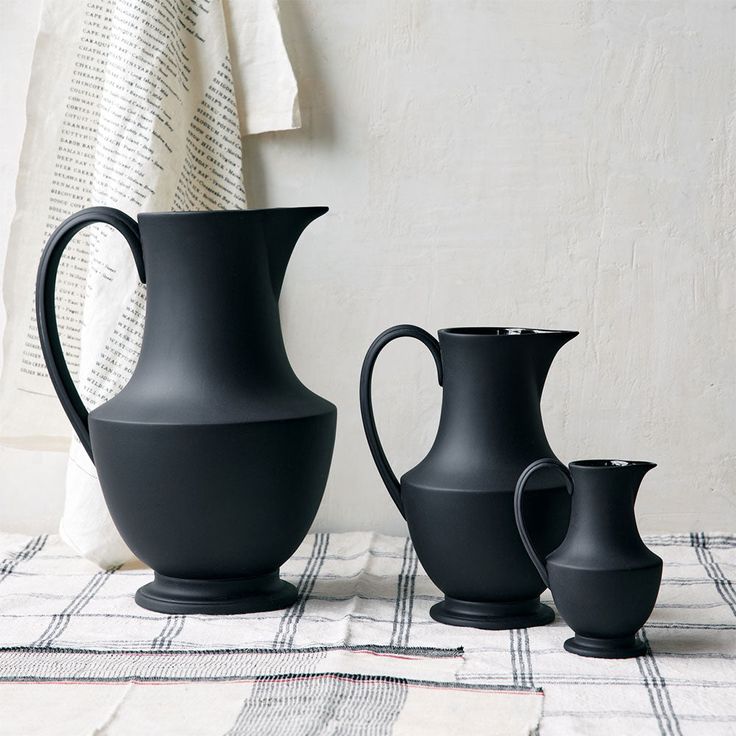 TOULOUSE PITCHER