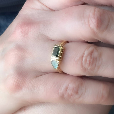 Gold plated ring with tourmaline and labradorite