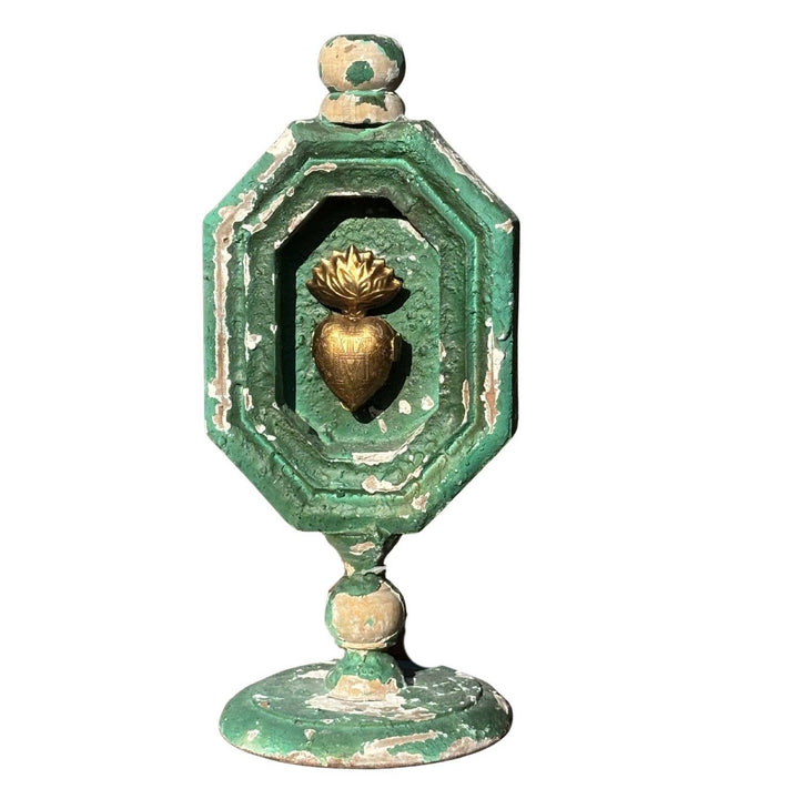 Milagro Decoration with Stand Distressed Green (Small)