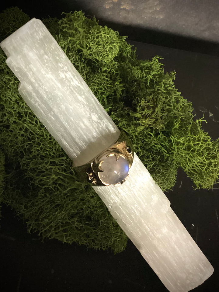 Luna Signet in Moonstone/Black Spinel/Gold