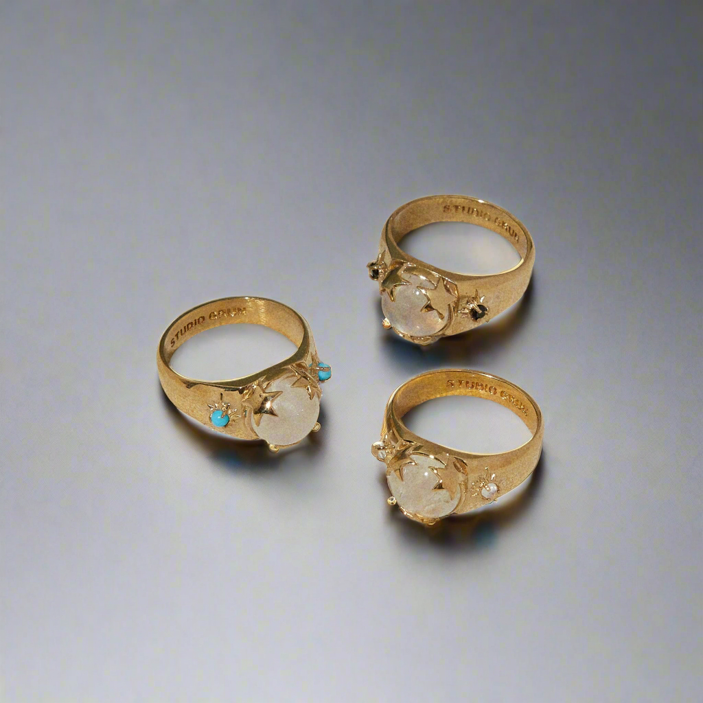 Luna Signet Ring