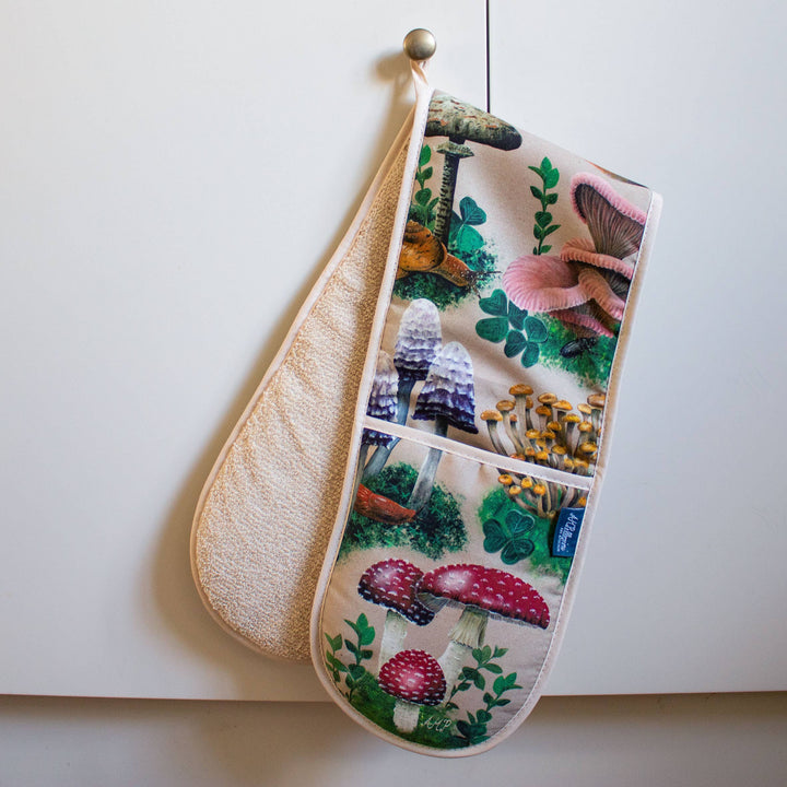 Woodland Shrooms - Double oven glove with mushroom print