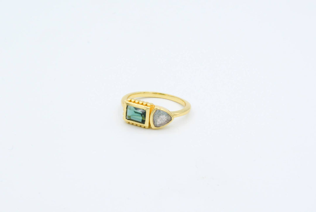 Gold plated ring with tourmaline and labradorite